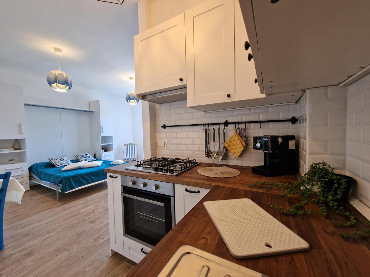 650 Metri Dal Mare - Wifi - Terrazzo - Piscina - A/C Apartment Pietra Ligure Bagian luar foto