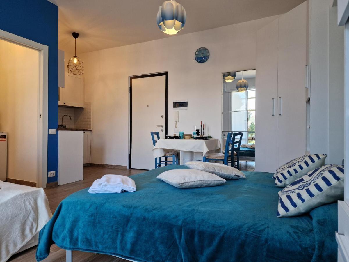 650 Metri Dal Mare - Wifi - Terrazzo - Piscina - A/C Apartment Pietra Ligure Bagian luar foto