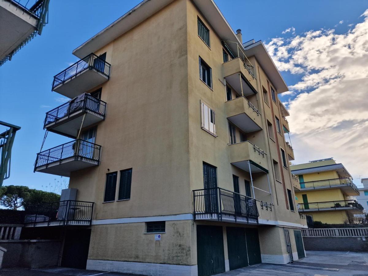 650 Metri Dal Mare - Wifi - Terrazzo - Piscina - A/C Apartment Pietra Ligure Bagian luar foto